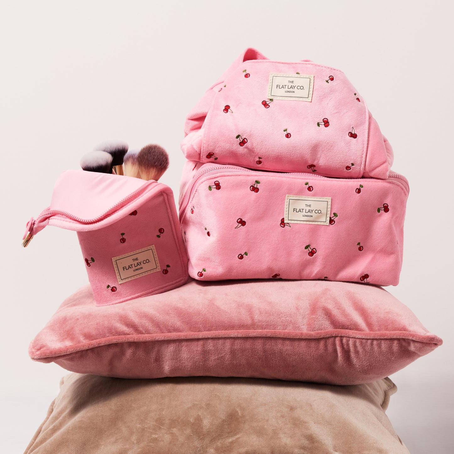 Box-Form Kosmetiktasche - Rosa Ditsy-Kirsch Samt