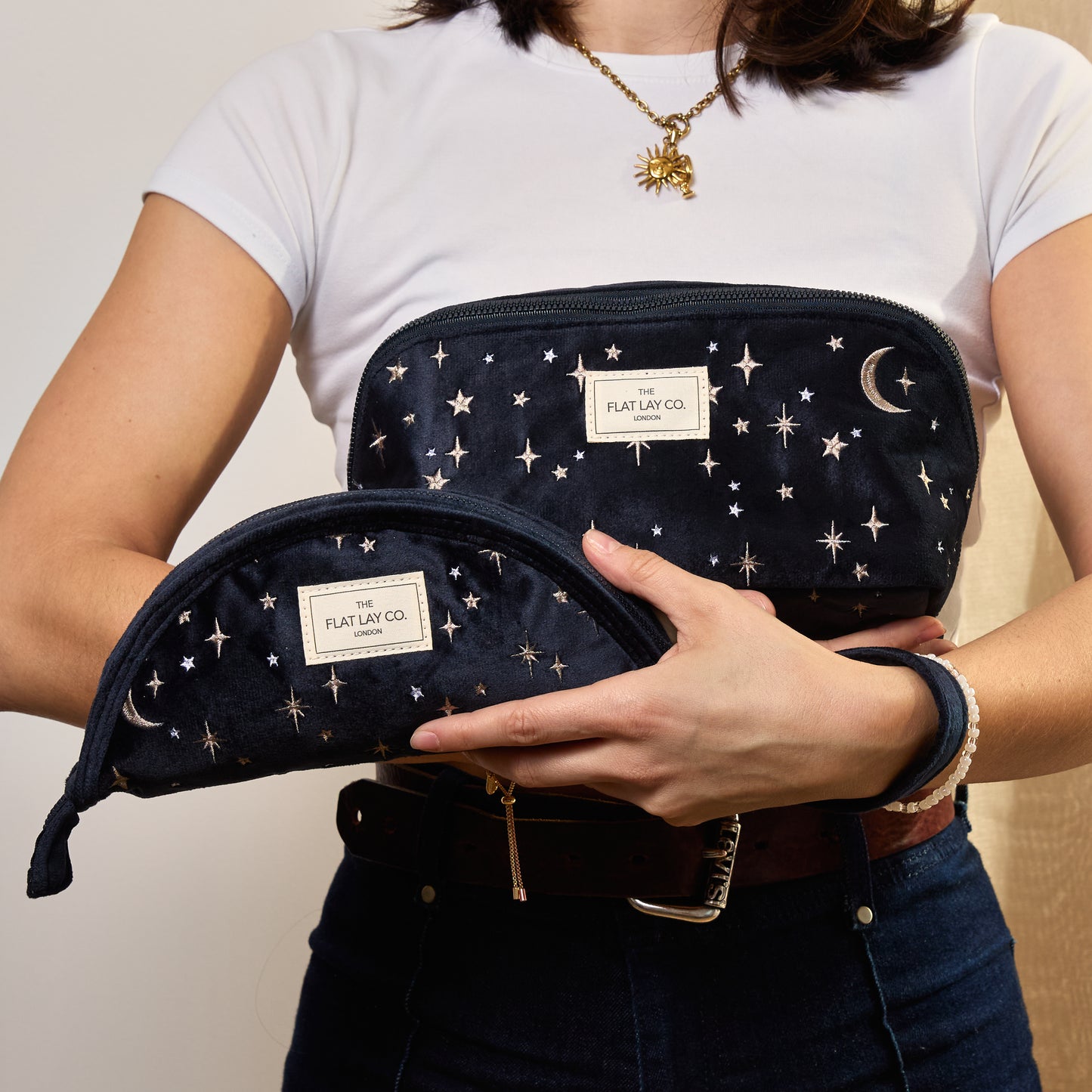 Box-Form Kosmetiktasche - Bestickter himmelblauer Samt