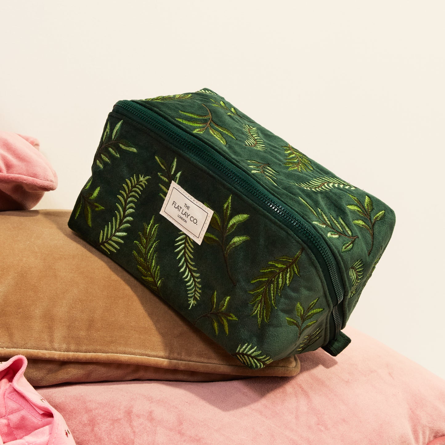 Box-Form Kosmetiktasche - Bestickter Blätter-Samt