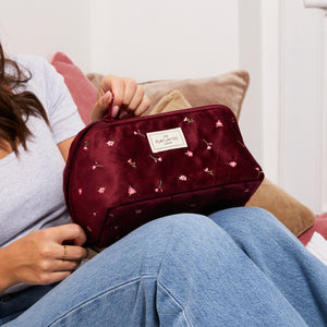 Box-Form Kosmetiktasche - Bordeaux Ditsy-Rosen Samt