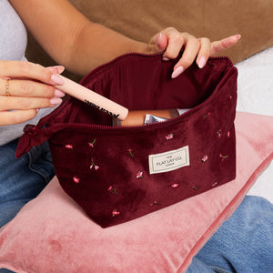 Essential Schminktäschchen - Bordeaux Ditsy-Rosen Samt