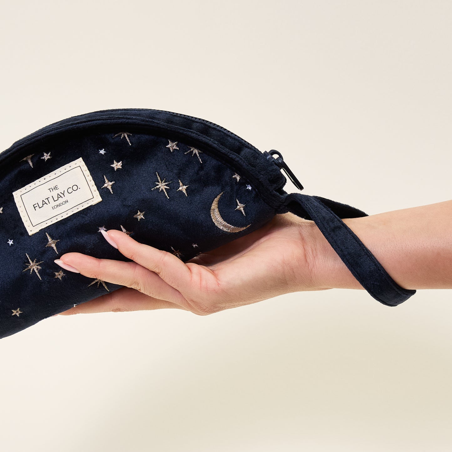 Lunar Schminktäschchen - Bestickter himmelblauer Samt