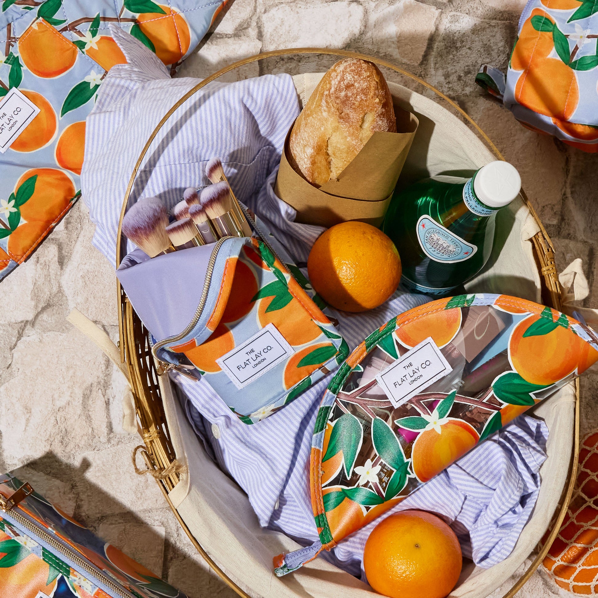 Mediterranean Oranges Standing Brush Case